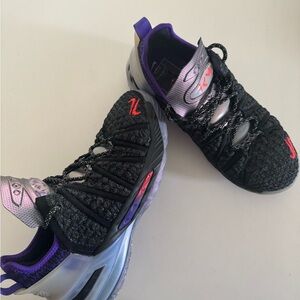 Nike Lebron Boys Size 6